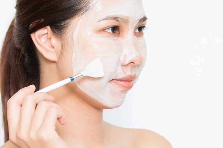 Masker Wajah yang Menyegarkan dan Melembapkan Kulit Kering