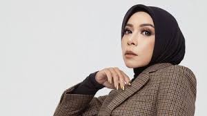 Melly Goeslaw – Lirik Lagu Bunda