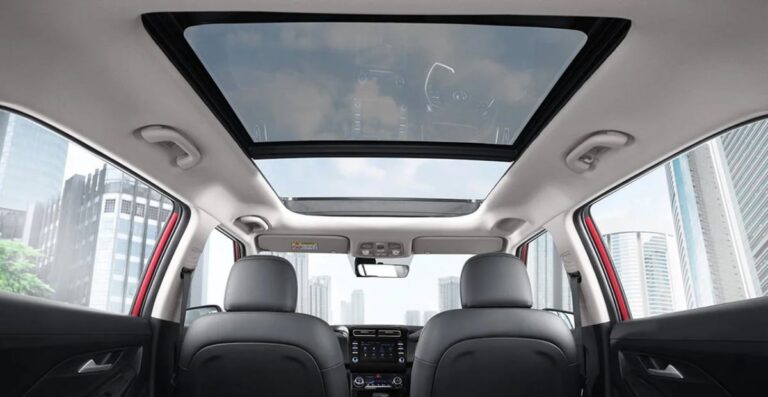 Pilihan Mobil Terbaru dengan Fitur Sunroof yang Elegan dan Terjangkau