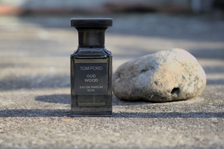 Tom Ford Oud Wood: A Luxurious and Captivating Fragrance Review