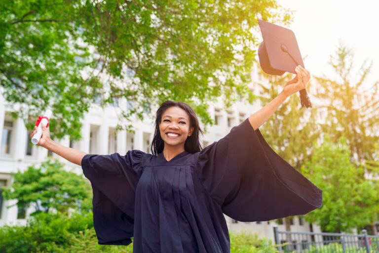 Wow Your Graduation with Long-Lasting, Natural Makeup Tips!