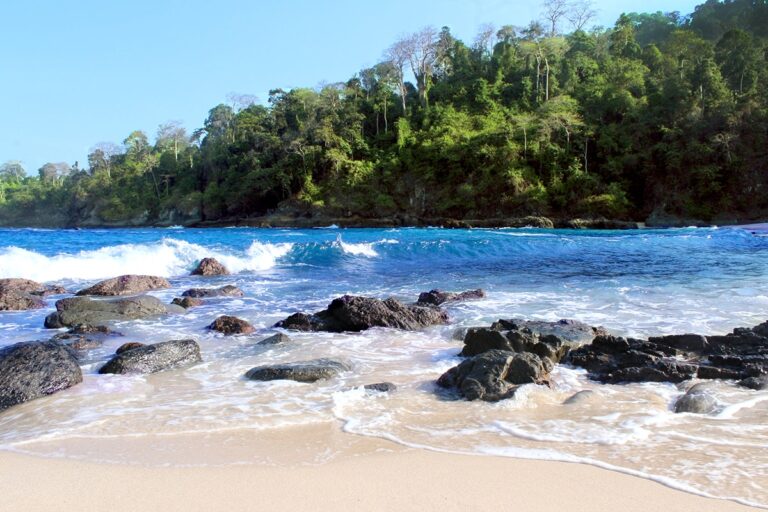 Wisata Menakjubkan di Perjalanan Pantai Selatan yang Harus Dikunjungi